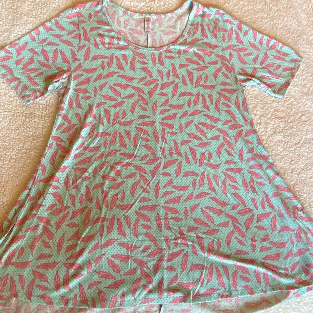 Lularoe L perfect T with feather pattern